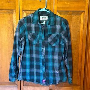 Legendary Whitetails women’s flannel shirt